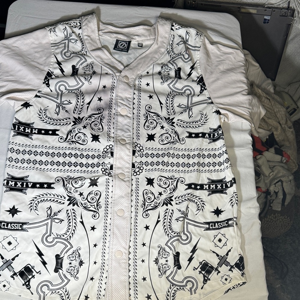 Men's square zero White bandanna tattoo, Graphic Shirt